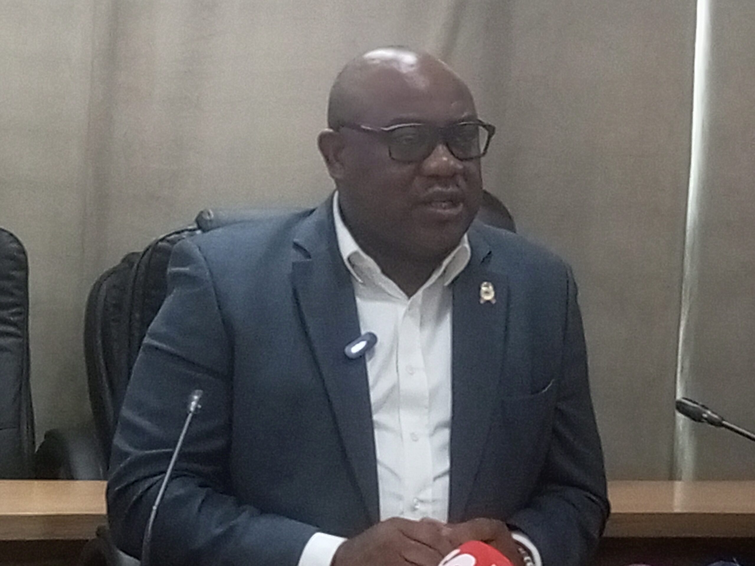 LIBABE / ELECTION : ÇA SE BOUSCULE