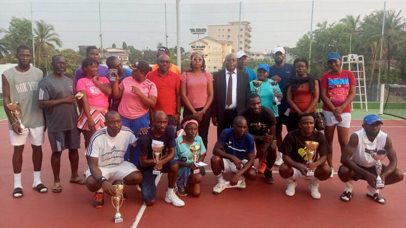 TROPHÉE MASTERS CASIMIR OYÉ MBA : MOMO KASSA & TALIA AZANKIA S&rsquo;IMPOSENT EN SIMPLE