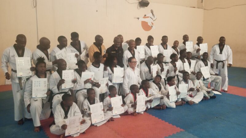 L&rsquo;ASSOCIATION DU GRAND MAÎTRE PARK SANG CHUL : &lsquo; UNE PREMIÈRE AU GABON &lsquo; 12 ENFANTS EMPOCHENT LEUR POOM