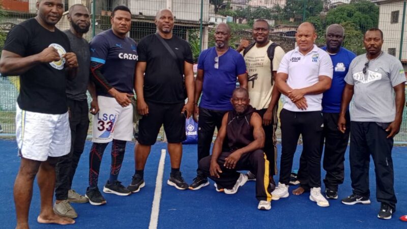 OMNISPORTS / JOURNÉE  SPORTIVE : LE COLLECTIF DES SPORTIFS DU 6e ARRONDISSEMENT EN RANG SERRÉ
