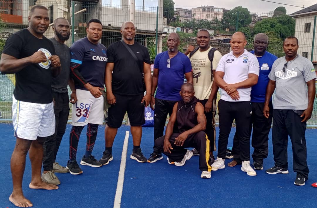 OMNISPORTS / JOURNÉE  SPORTIVE : LE COLLECTIF DES SPORTIFS DU 6e ARRONDISSEMENT EN RANG SERRÉ