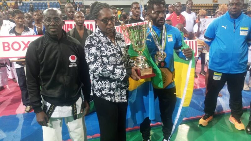 OMNISPORTS/GRANDE NUIT DES ARTS MARTIAUX : TONFA SÉCURITÉ & LE WUSHU REMPORTENT LE TROPHEE D&rsquo;APPLAUDIMETRE