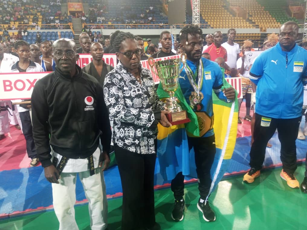 OMNISPORTS/GRANDE NUIT DES ARTS MARTIAUX : TONFA SÉCURITÉ & LE WUSHU REMPORTENT LE TROPHEE D&rsquo;APPLAUDIMETRE