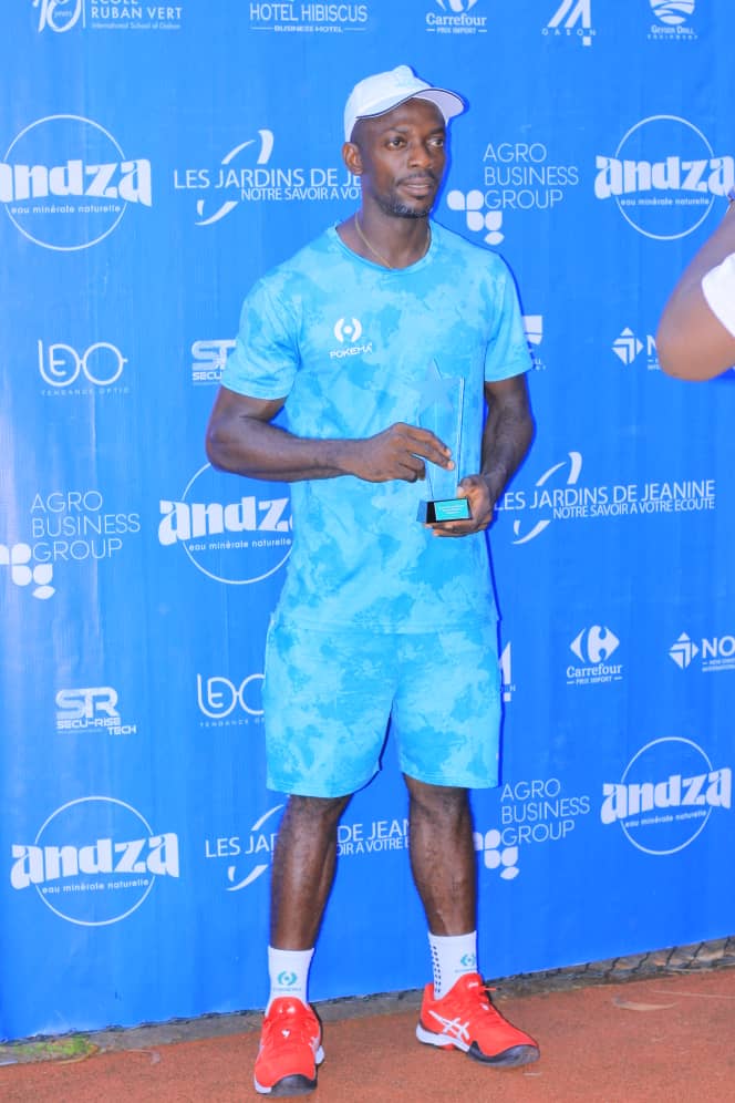 DIPLOMATIC OPEN DE TENNIS : LE CAMEROUNAIS ETIENNE TEBOH  VAINQUEUR  EN FINALE DU GABONAIS  CHRISTOPHER KOUMBA