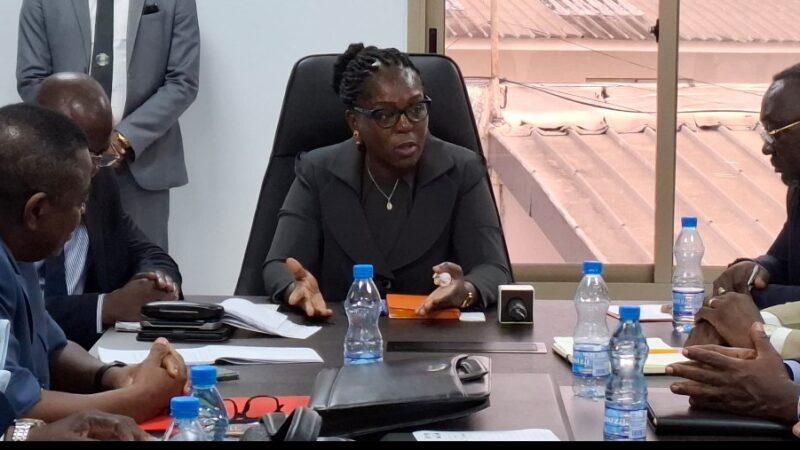 OMNISPORTS / RENCONTRE COLLECTIF DES FÉDÉRATIONS & MINISTÈRE DES SPORTS : Dr ARMANDE LONGO, EPSE MOULENGUI PRÔNE LE DIALOGUE