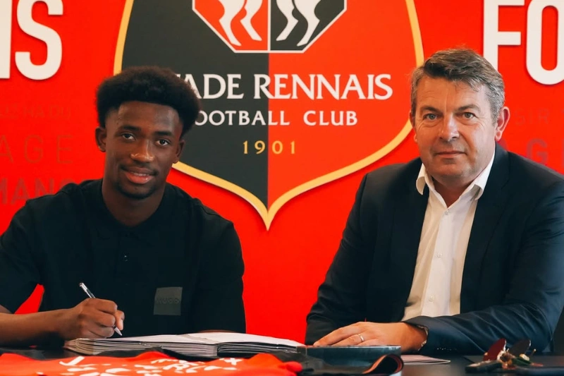 ÉCHOS DES PANTHÈRES / STADE RENNAIS (L1): TROIS ANS POUR  ARSÈNE JONATHAN DO MARCOLINO