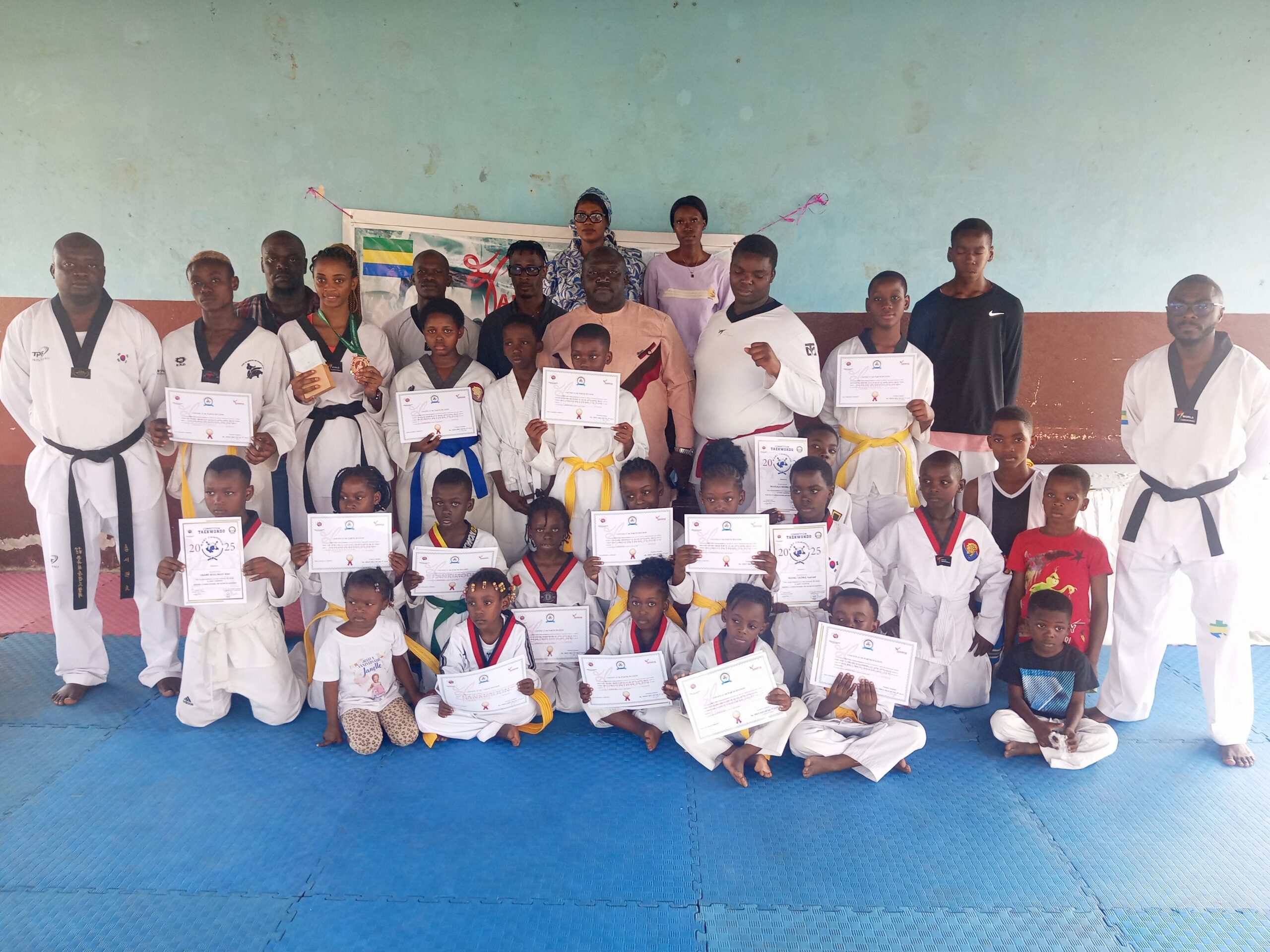 BANKIMOON TKD / PASSAGE DE GRADES : 14 PENSIONNAIRES CHANGENT DE STATUT