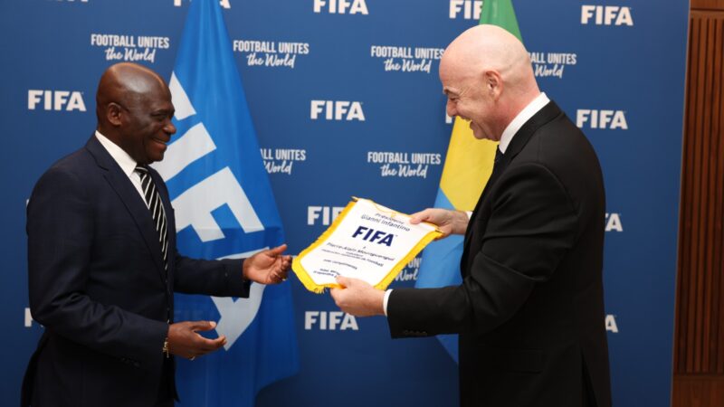 INFRASTRUCTURES : GRÂCE À PIERRE ALAIN MOUNGUENGUI LA FIFA VA  CONSTRUIRE UNE ACADÉMIE DE FOOTBALL  AU GABON