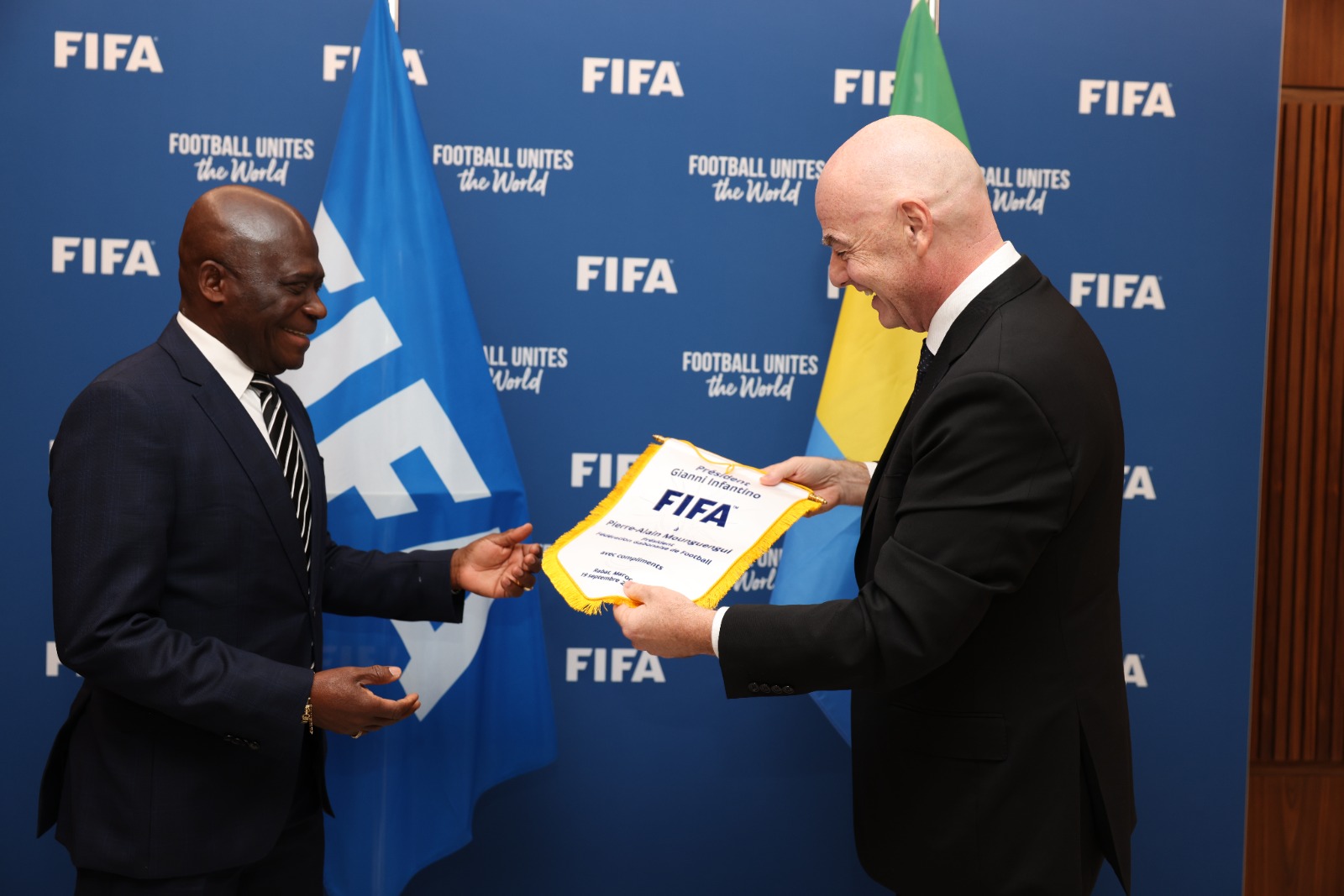 INFRASTRUCTURES : GRÂCE À PIERRE ALAIN MOUNGUENGUI LA FIFA VA  CONSTRUIRE UNE ACADÉMIE DE FOOTBALL  AU GABON