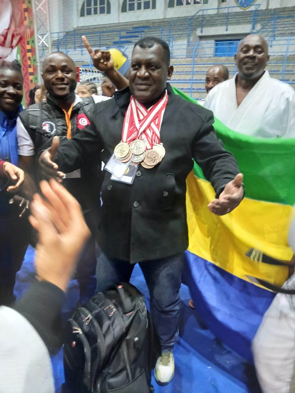 TUNIS 2025/ PANTHÈRES JU-JITSU : 15 MÉDAILLES ,DONT DEUX  TITRES DE CHAMPION D&rsquo;AFRIQUE  DANS LA CATÉGORIE  DE ( 77 , + 100 KGS) & 5 VICE-CHAMPIONS