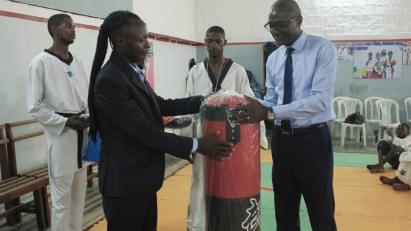 REMISE DE MATÉRIEL : LE CLUB MOO DO KWAN DOTÉ D&rsquo;UN IMPORTANT DON  EN MATÉRIEL SPORTIF
