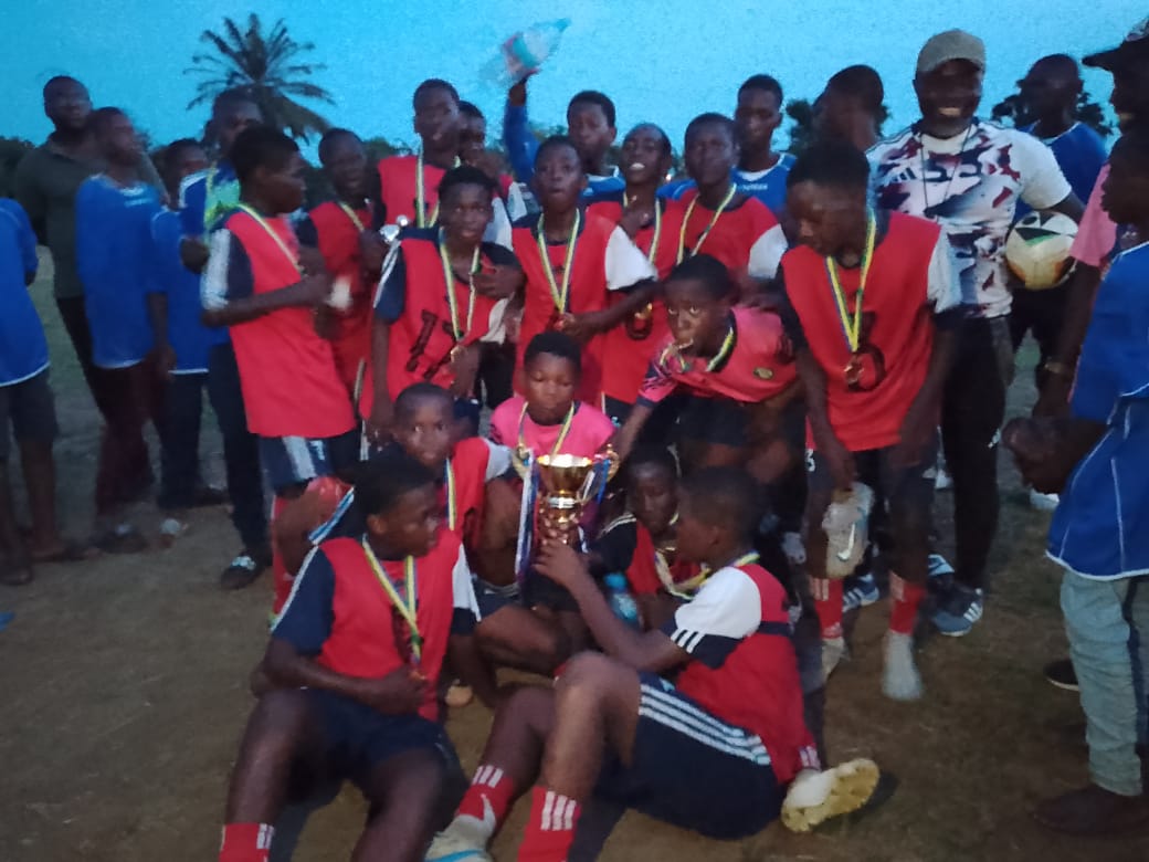 MAKOKOU : MWANA U15, MOMERANTUM DE LIBREVILLE SACRÉ  POUR LA 1 ère ÉDITION