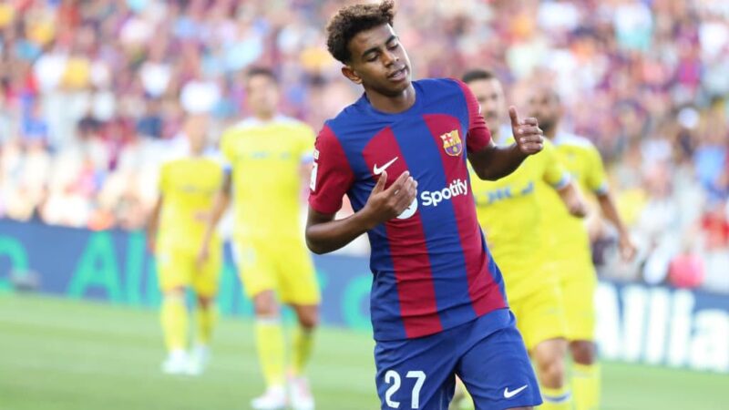 LIGA 2025-2026: LAMINE  YAMAL BRANDIT LE DRAPEAU  PALESTINIEN  PENDANT LE SACRE DU BARÇA
