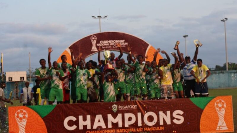 U17 OYEM 2026/FINALE : L&rsquo;ESTUAIRE SOULÈVE LE TROPHÉE FACE À LA NGOUNIÉ