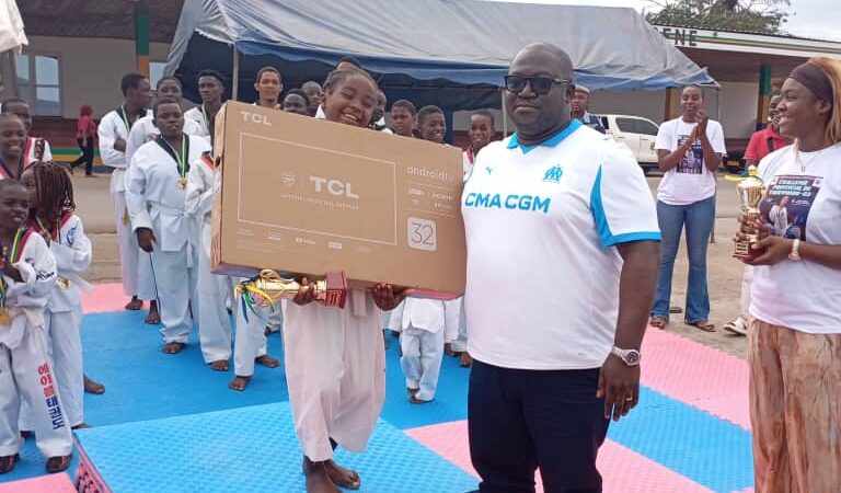 CPT/ MOYEN-OGOOUE : LE CLUB AVENIR BRILLE À DOMICILE